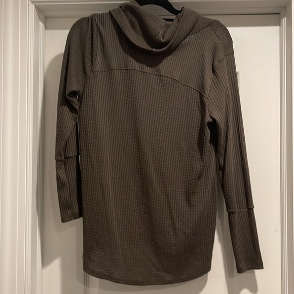 🌑 Waffle Knit Cowl Neck Top - Picture 3 of 3